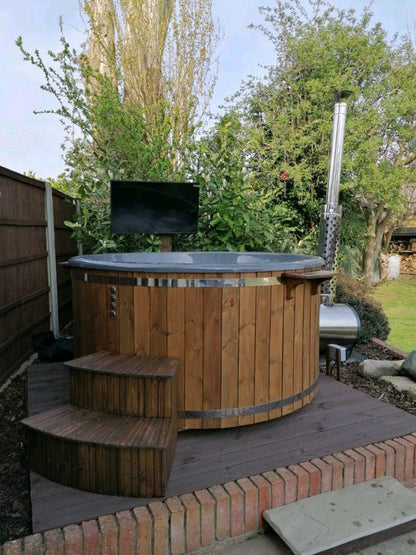 Off Grid Wood Fired Hot Tub In White / Grey | Woodpecker 5 Person Hot Tub