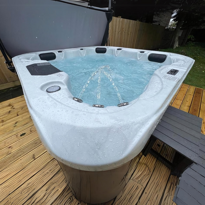 H20 Spa Plug & Play Hot Tub Retreat Plus | 5 Person Hydro Jet Hot Tub Spa